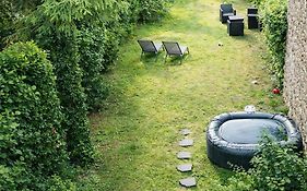 HYPER CENTRE AVEC JARDIN 47m2 COSY